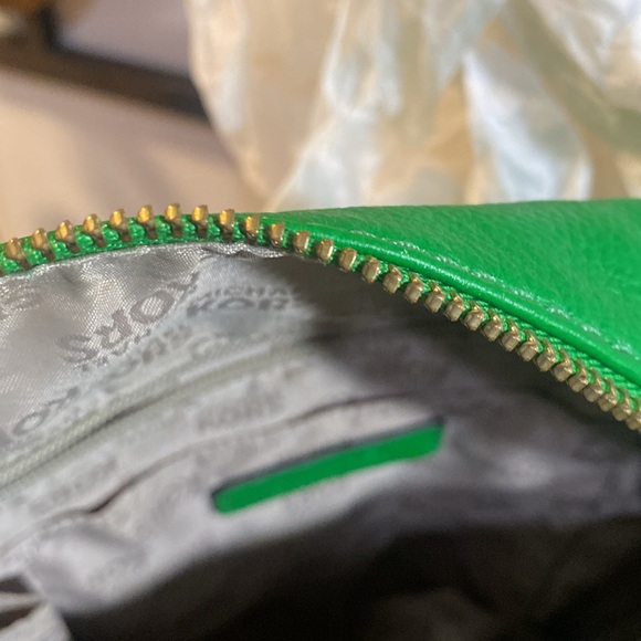 Beautiful Michael Kors bag used in good condition. - Picture 11 of 12